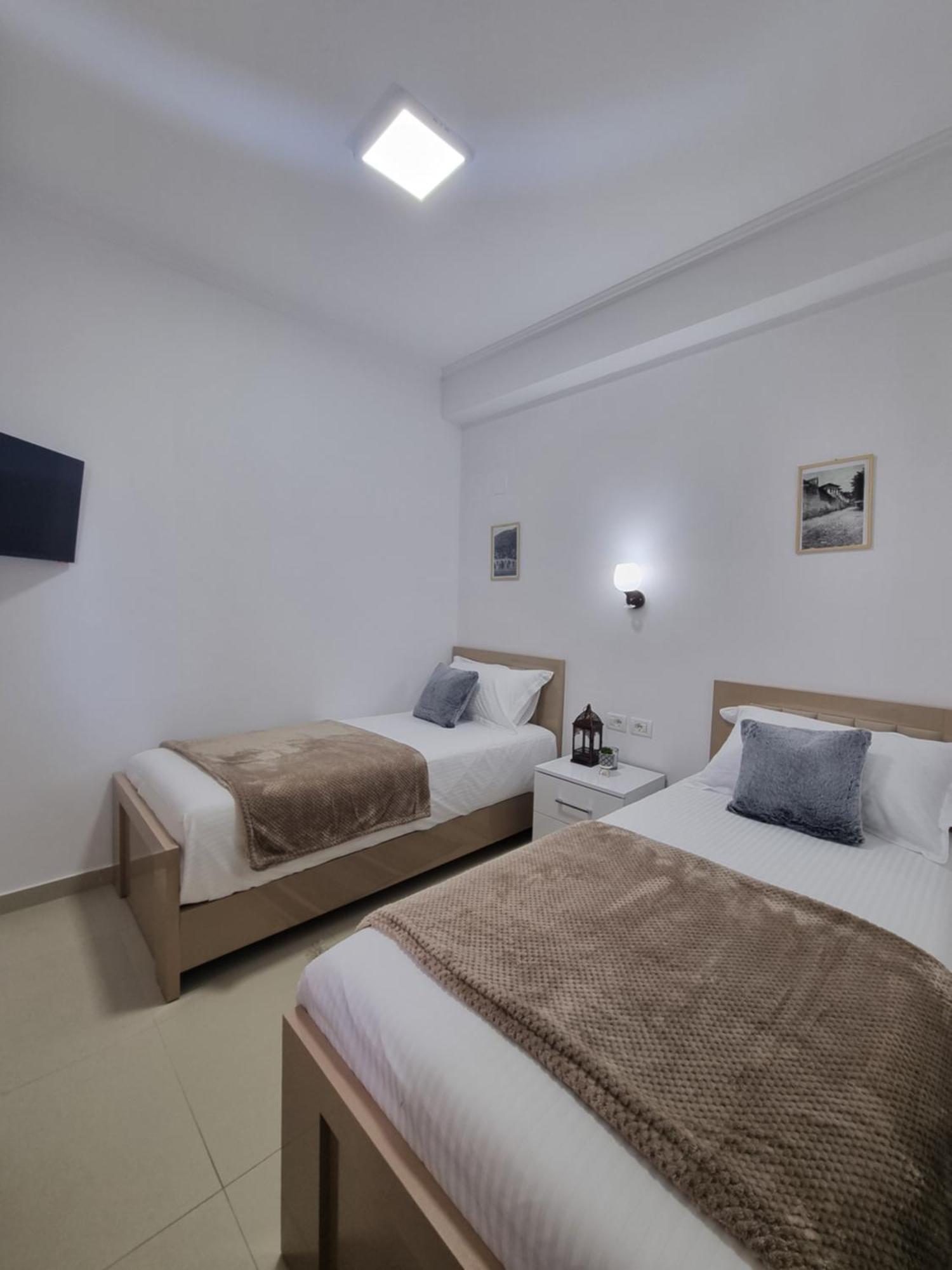 Guest House Mario Berat Exterior foto