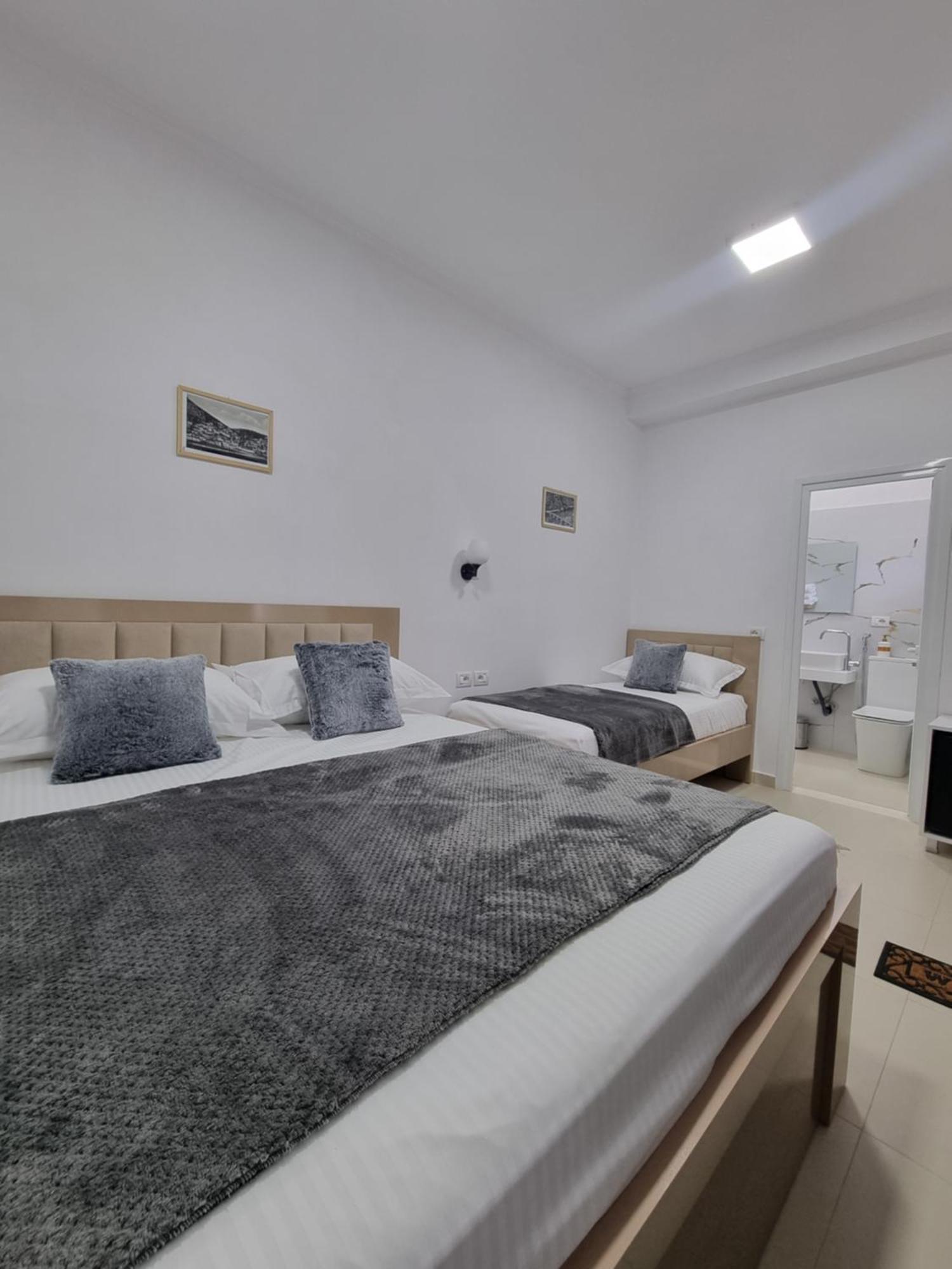 Guest House Mario Berat Exterior foto